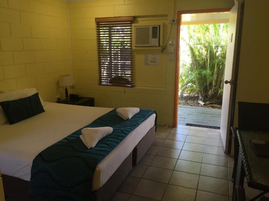 Wongai Beach Hotel 8/75