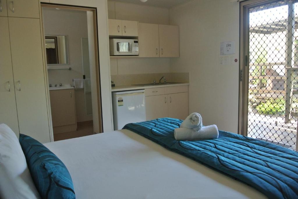 Wongai Beach Hotel 9/75