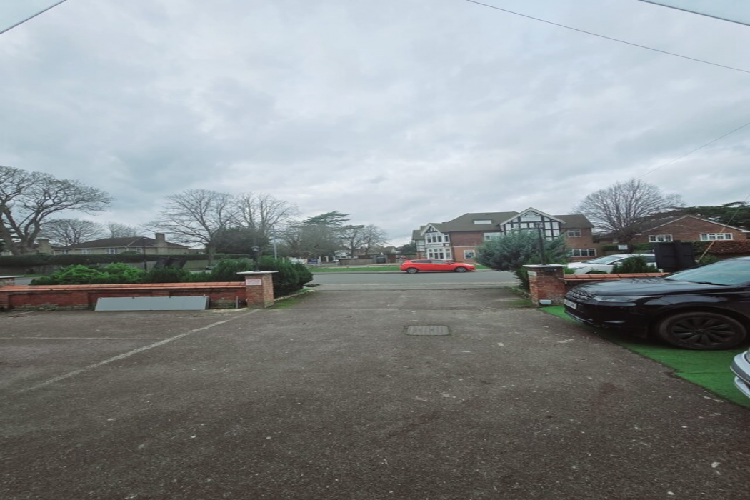 Kingswood Hotel 17/25