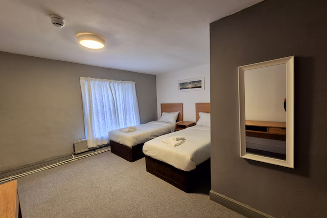OYO Eden Arms Hotel, Durham photo4