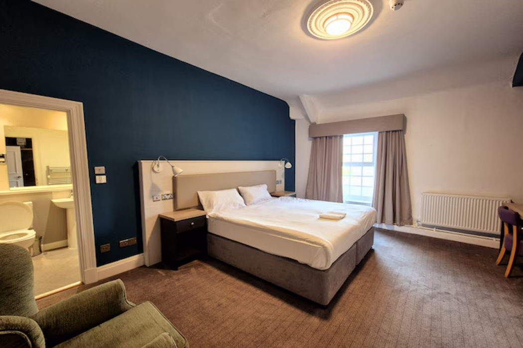 OYO Eden Arms Hotel, Durham 11/13