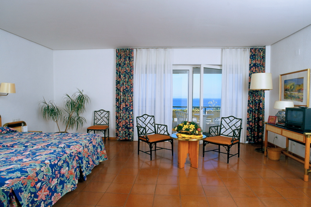 Parador De Ceuta 9/21