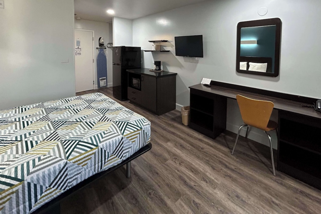 Studio6 Suites Hesperia, CA - West Main Street - I-15 6/33