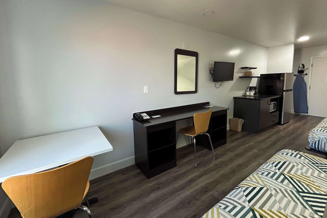 Studio6 Suites Hesperia, CA - West Main Street - I-15 10/33