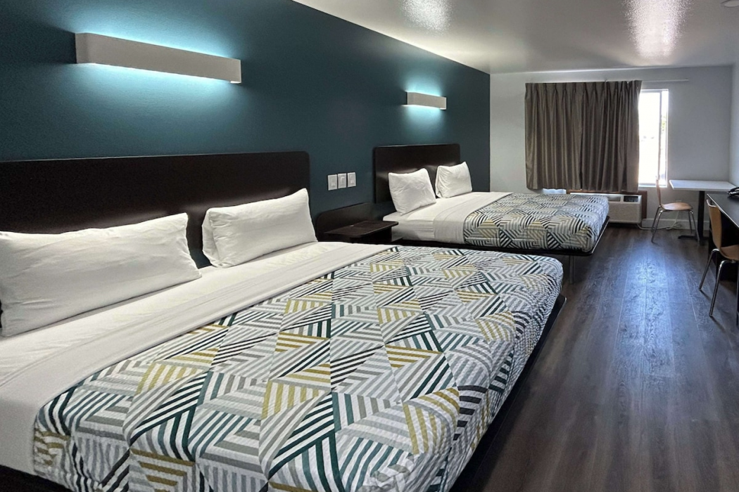 Studio6 Suites Hesperia, CA - West Main Street - I-15 8/33