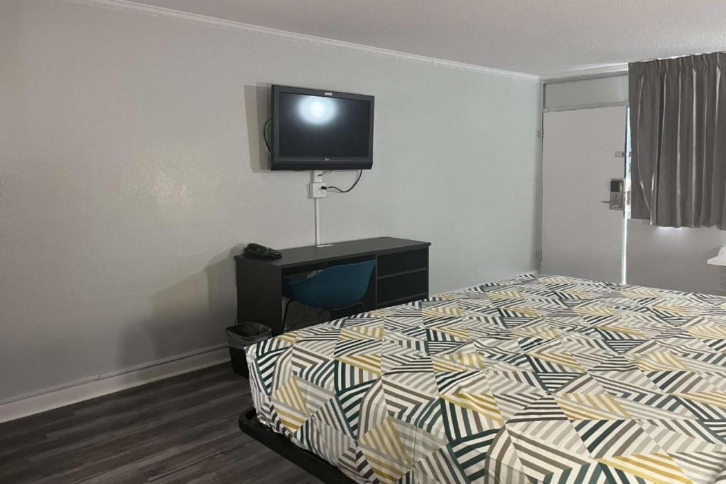 Studio6 Suites Pocomoke City, MD 10/27