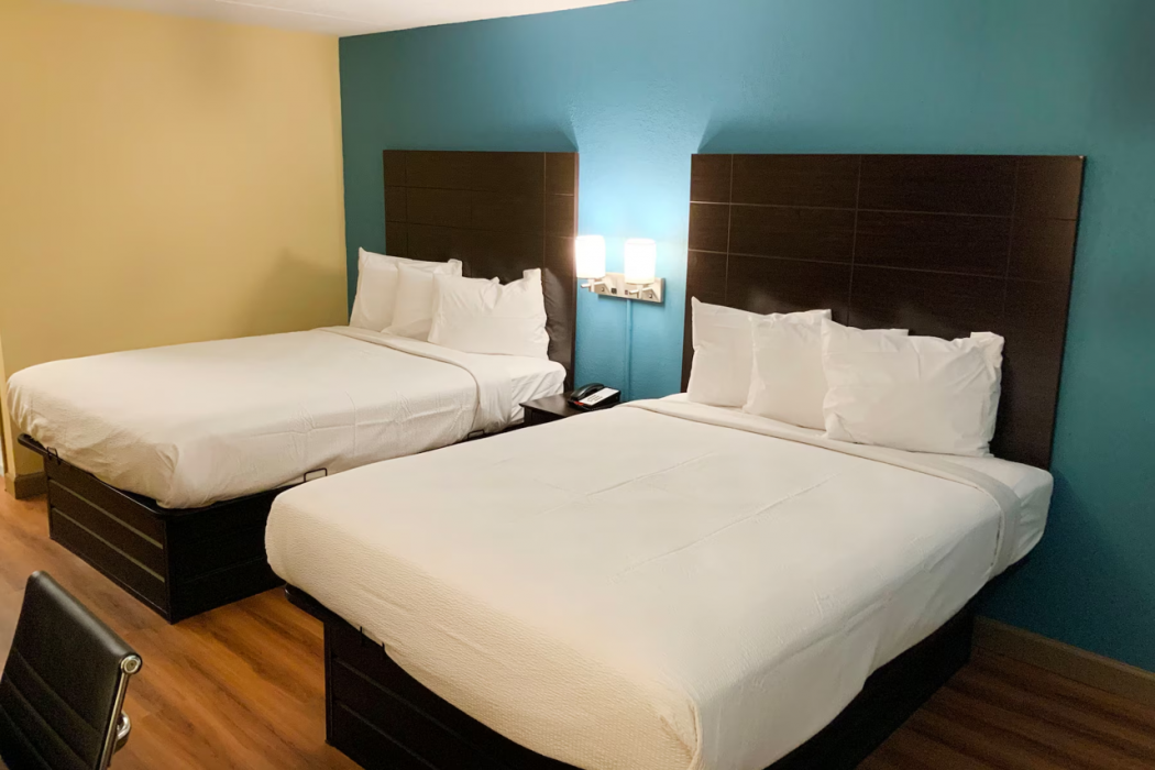 Days Inn by Wyndham Troy IL 10/34
