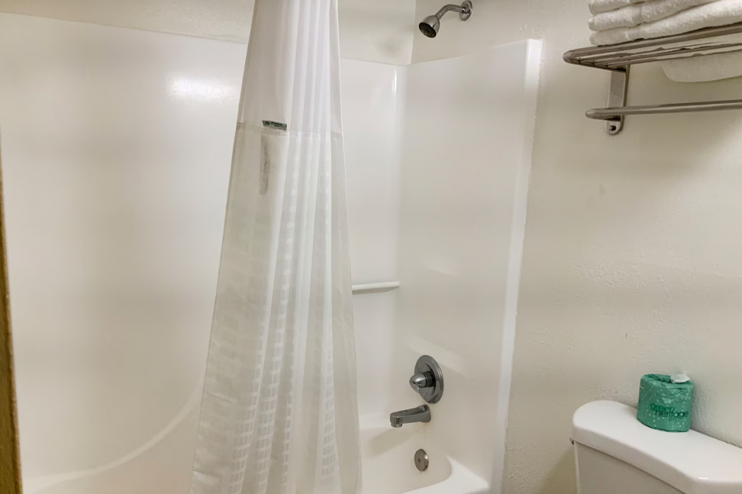 Days Inn by Wyndham Troy IL 11/34