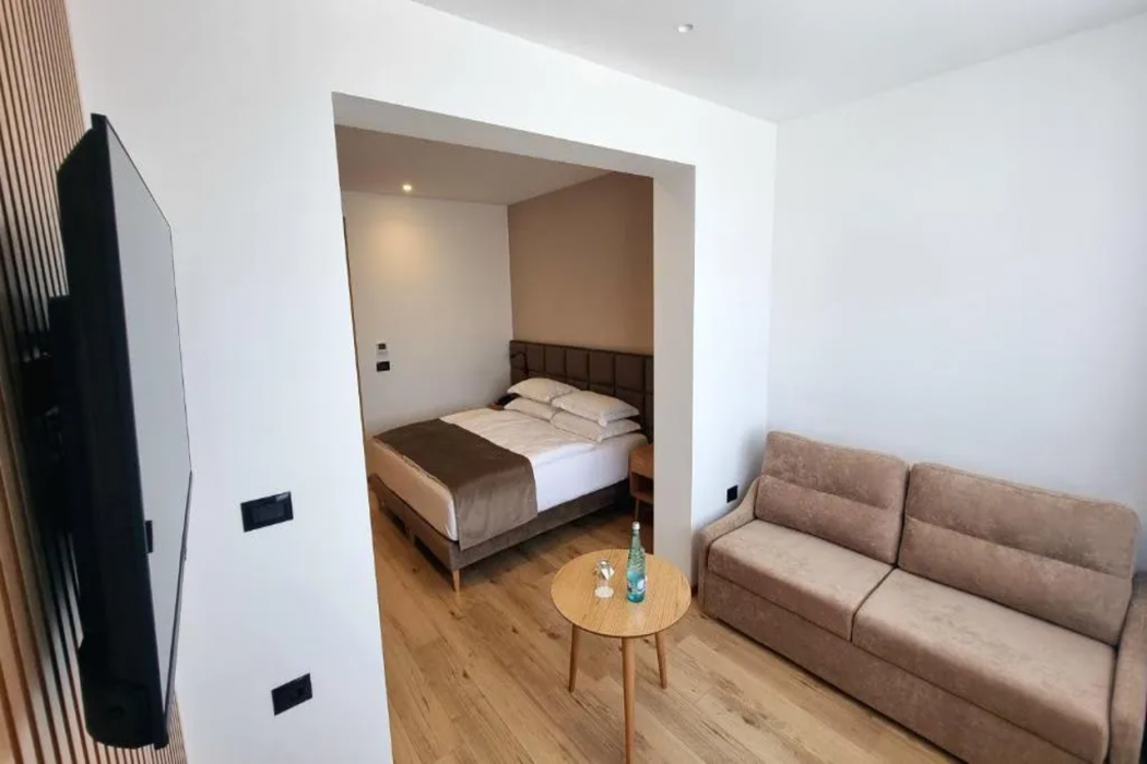 Hotel Sibb 12/63