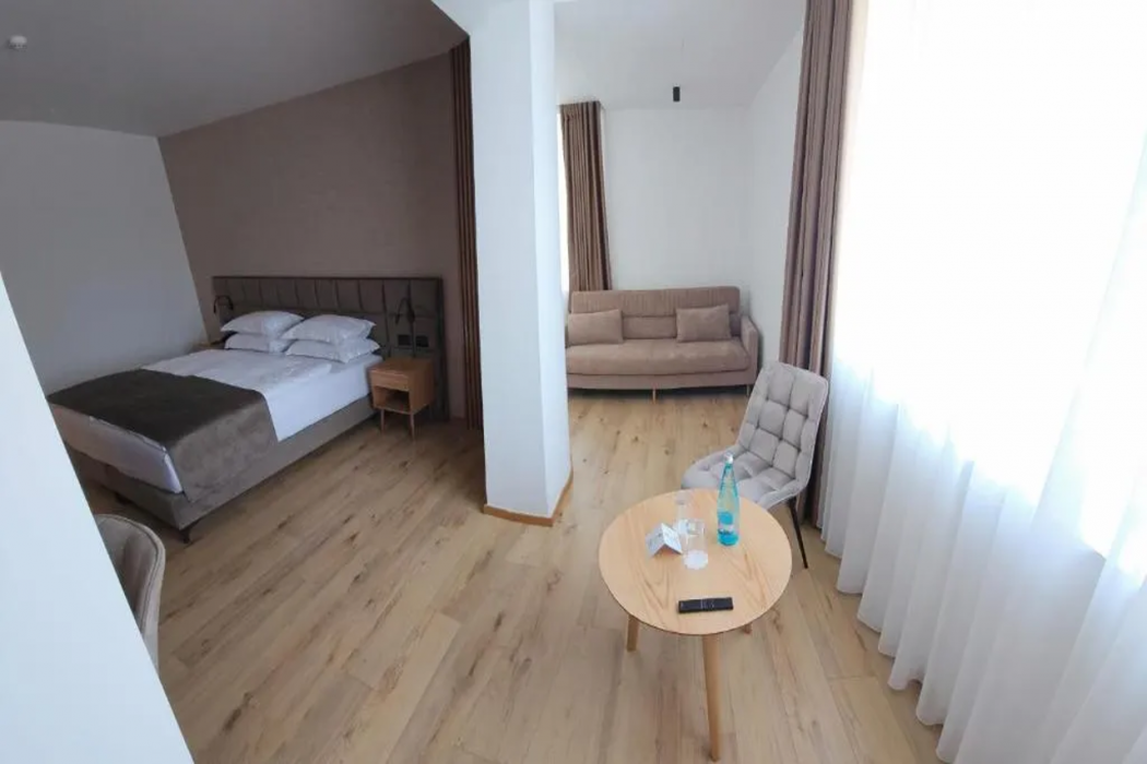 Hotel Sibb 10/63