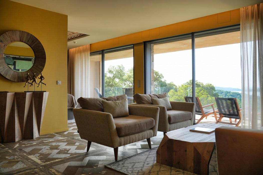 Les Regalia Hotel & Spa 12/91