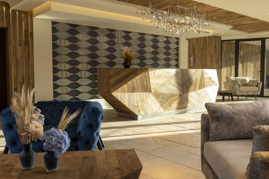 Les Regalia Hotel & Spa 8/91