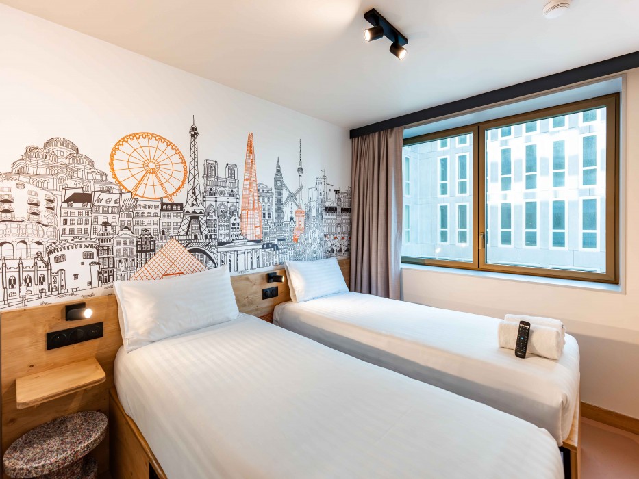 easyHotel Valencia Ciutat Vella 8/13