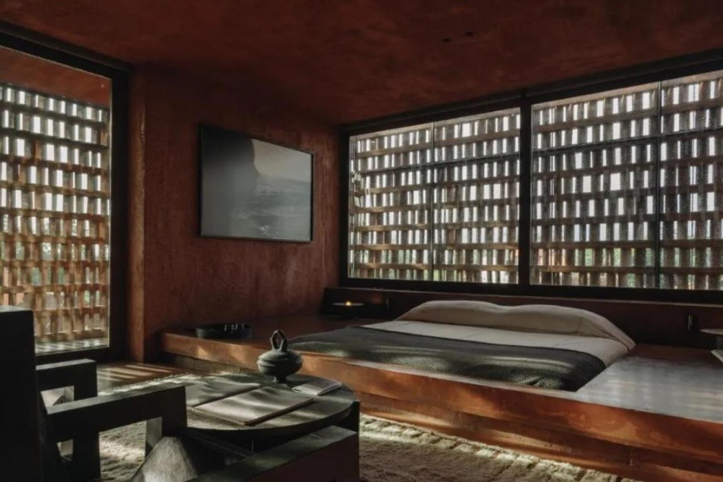 FURTHER HOTEL 16/59