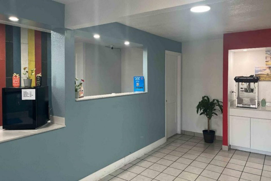 Lobby at Studio6 Borger, TX – Boom Town, BORGER - TX