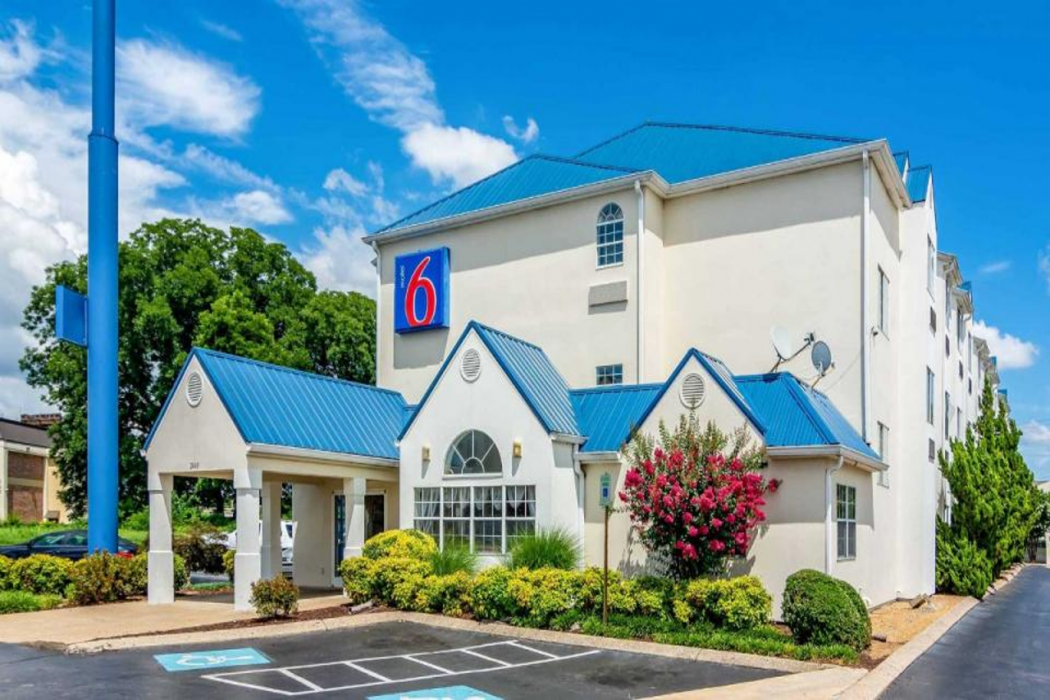 Motel6 Chattanooga, TN - Downtown image