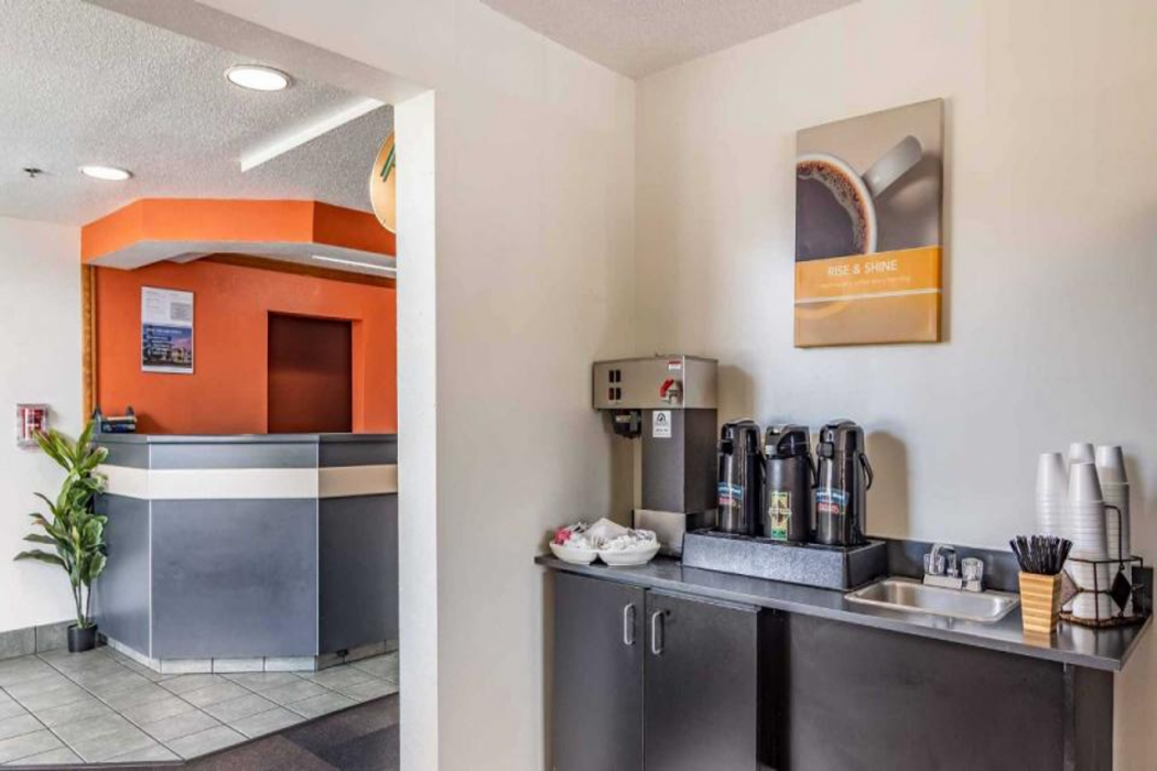 Lobby at Motel6 Chattanooga, TN - Downtown, CHATTANOOGA - TN