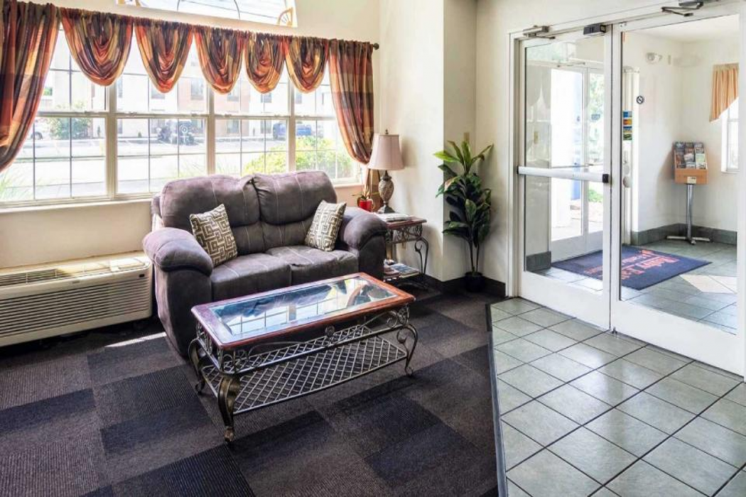 Lobby at Motel6 Chattanooga, TN - Downtown, CHATTANOOGA - TN