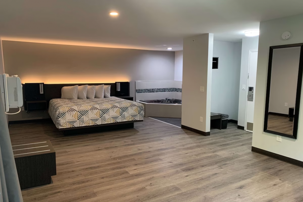 Room at Studio6 Rockford, IL, ROCKFORD - IL