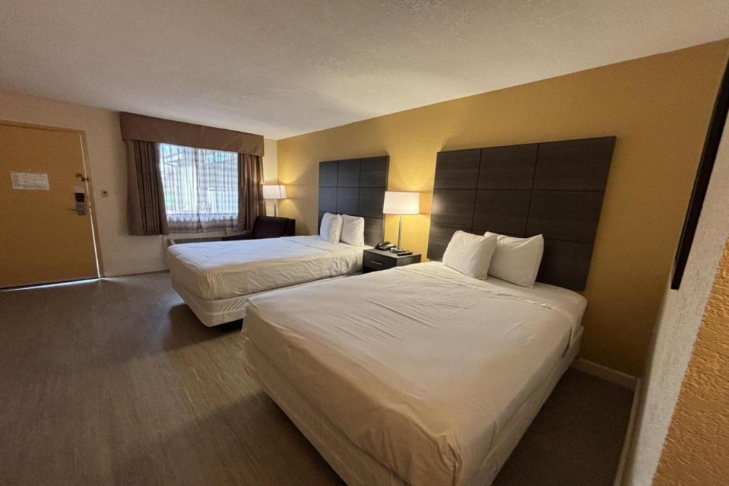 OYO 1001070 Studio6 Suites Charlotte, NC-Northlake 6/7