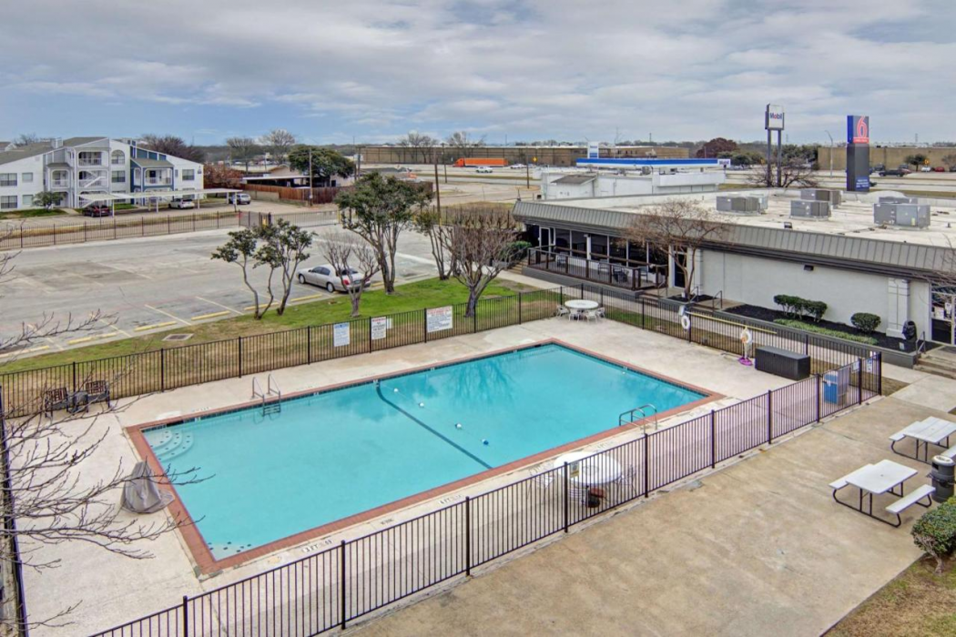 Studio6 Mesquite, TX – Town East 25/37