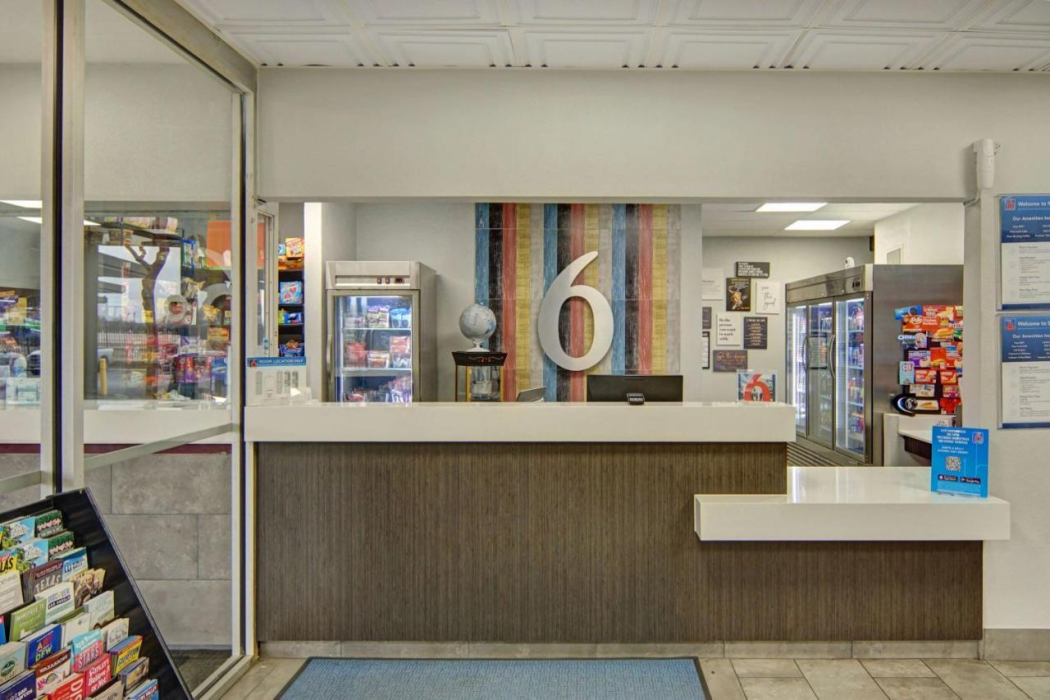 Studio6 Mesquite, TX – Town East 8/37