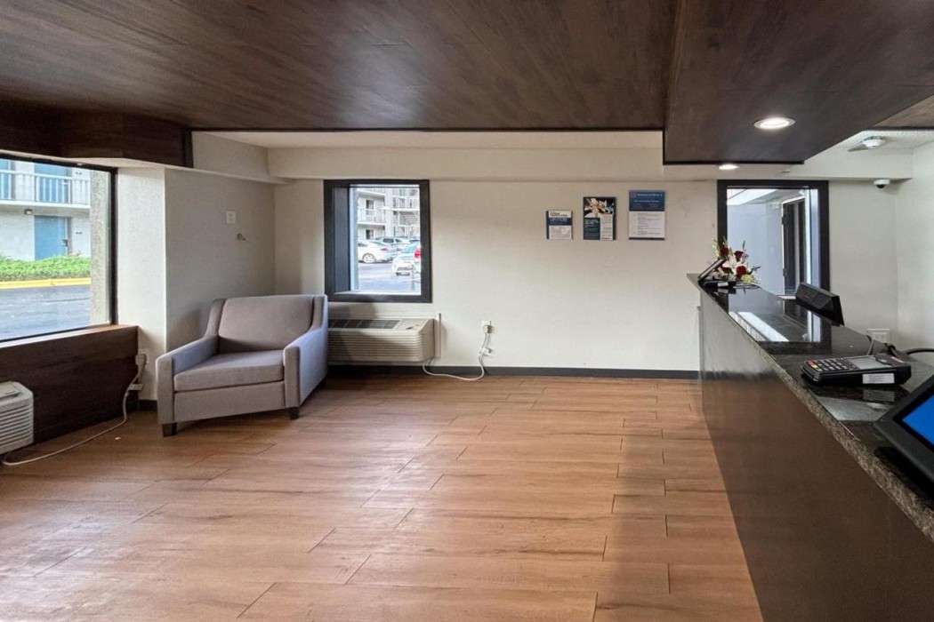 Lobby at Motel6 Charlotte, NC-Northlake, CHARLOTTE - NC