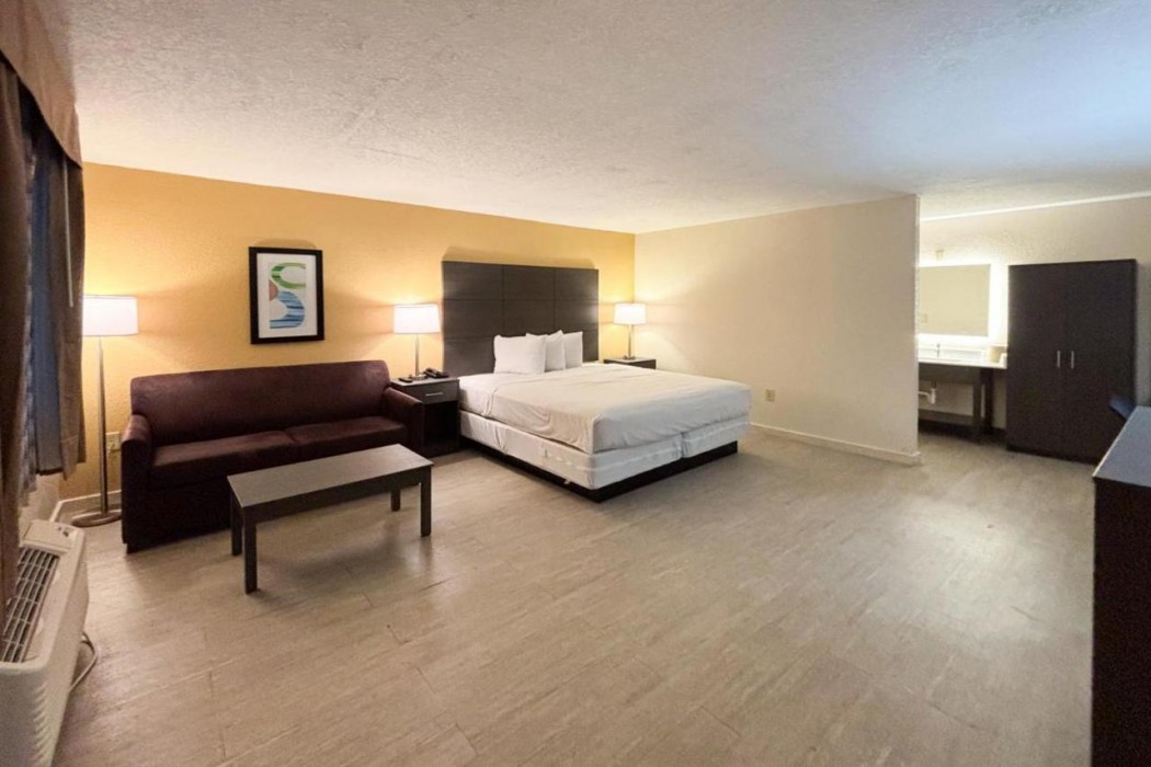 Motel6 Charlotte, NC-Northlake 7/34