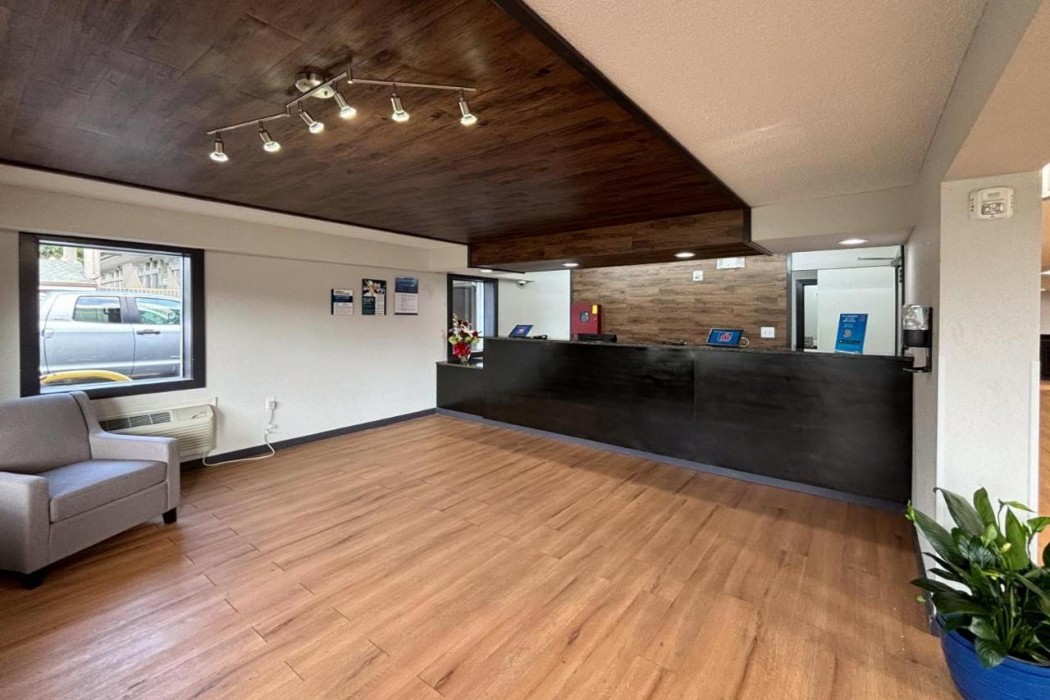 Lobby at Motel6 Charlotte, NC-Northlake, CHARLOTTE - NC