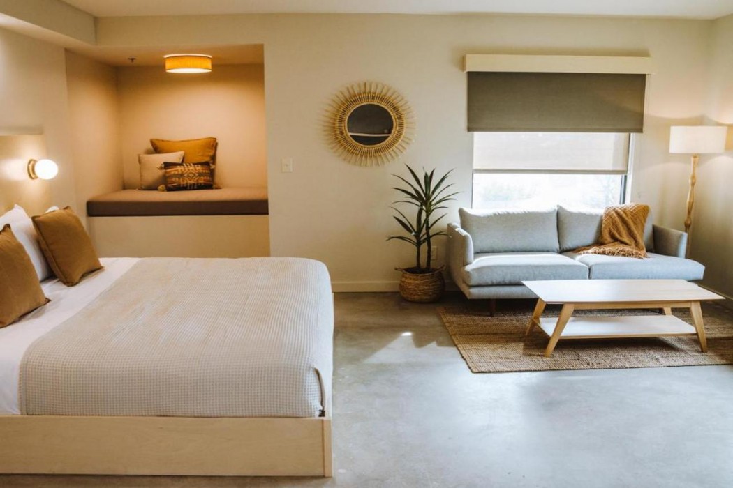 Brut Hotel 12/17