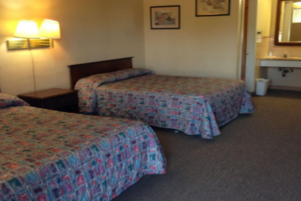 OYO Holiday Capri Motel & Rv Park 9/17
