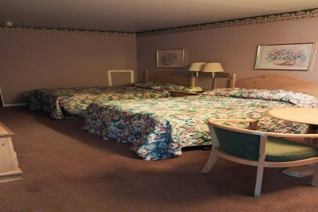 OYO Holiday Capri Motel & Rv Park 7/17