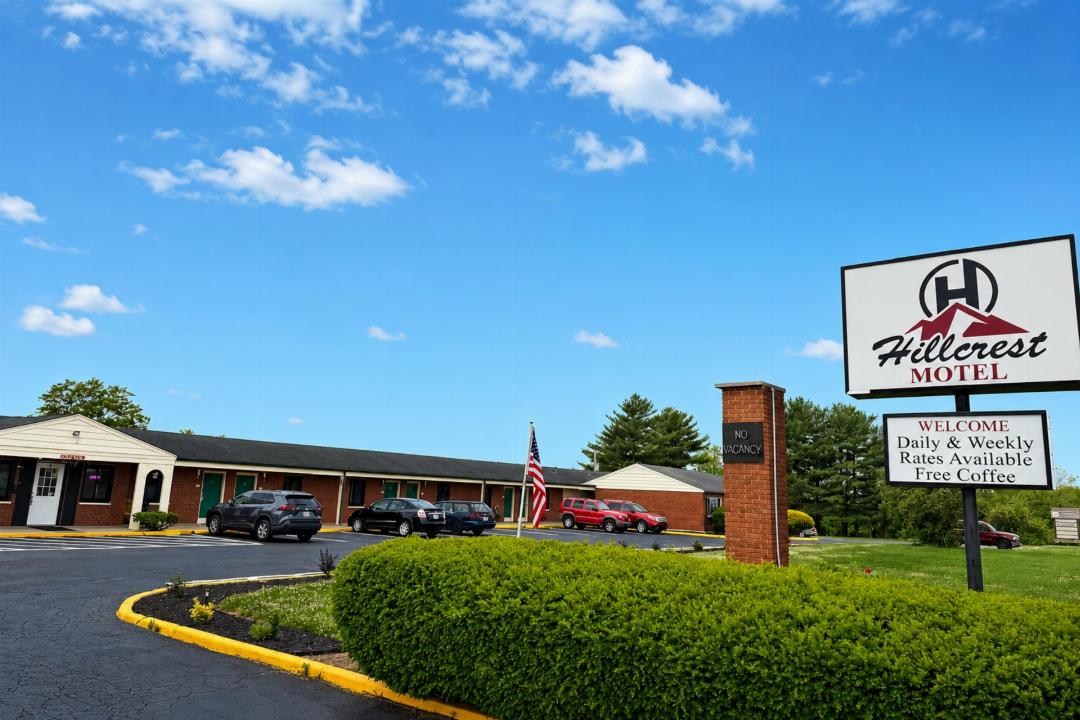 Hillcrest Motel by Oyo Aurora near Lawrenceburg in AURORA - IN