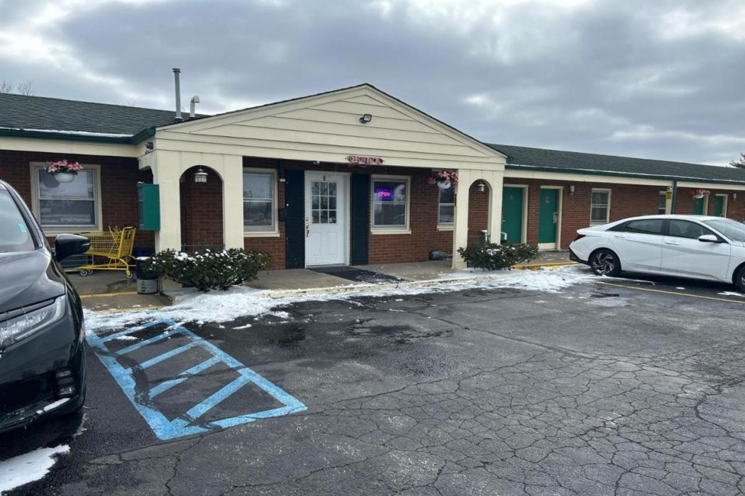 Hillcrest Motel by Oyo Aurora near Lawrenceburg image