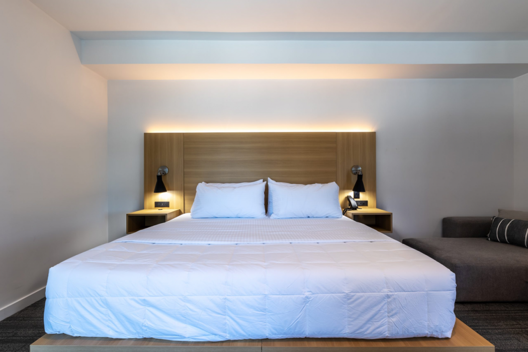 Hotel Mai Downtown Long Beach 11/60