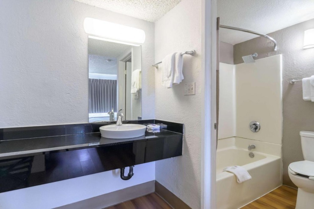 Studio6 Hayward, CA – Silicon Valley Gateway 8/33