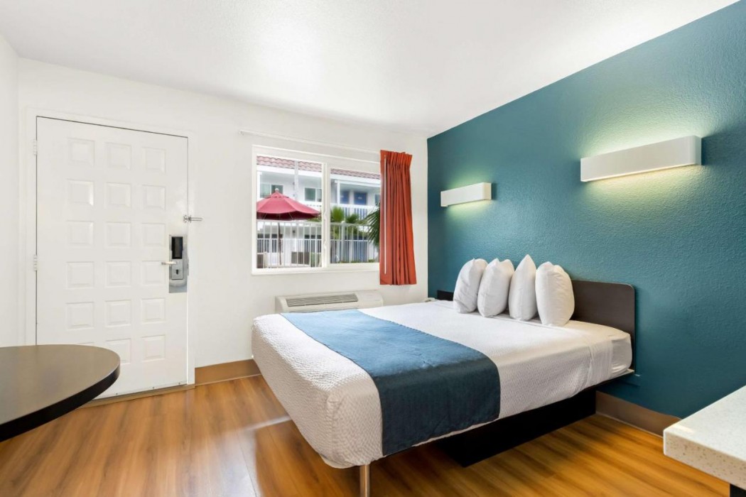 Studio6 Suites Carpinteria, CA - Santa Barbara - South 8/27