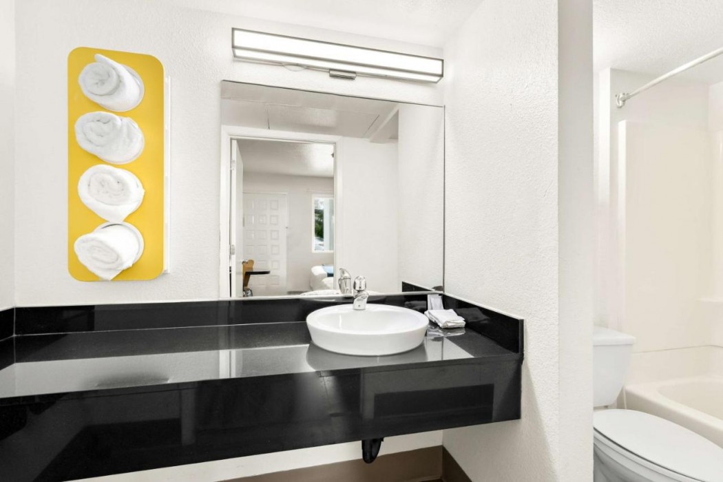 Studio6 Suites Carpinteria, CA - Santa Barbara - South 12/27