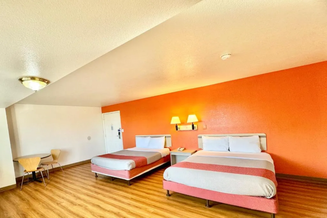 Studio6 Suites Bellflower, CA - Los Angeles 13/40