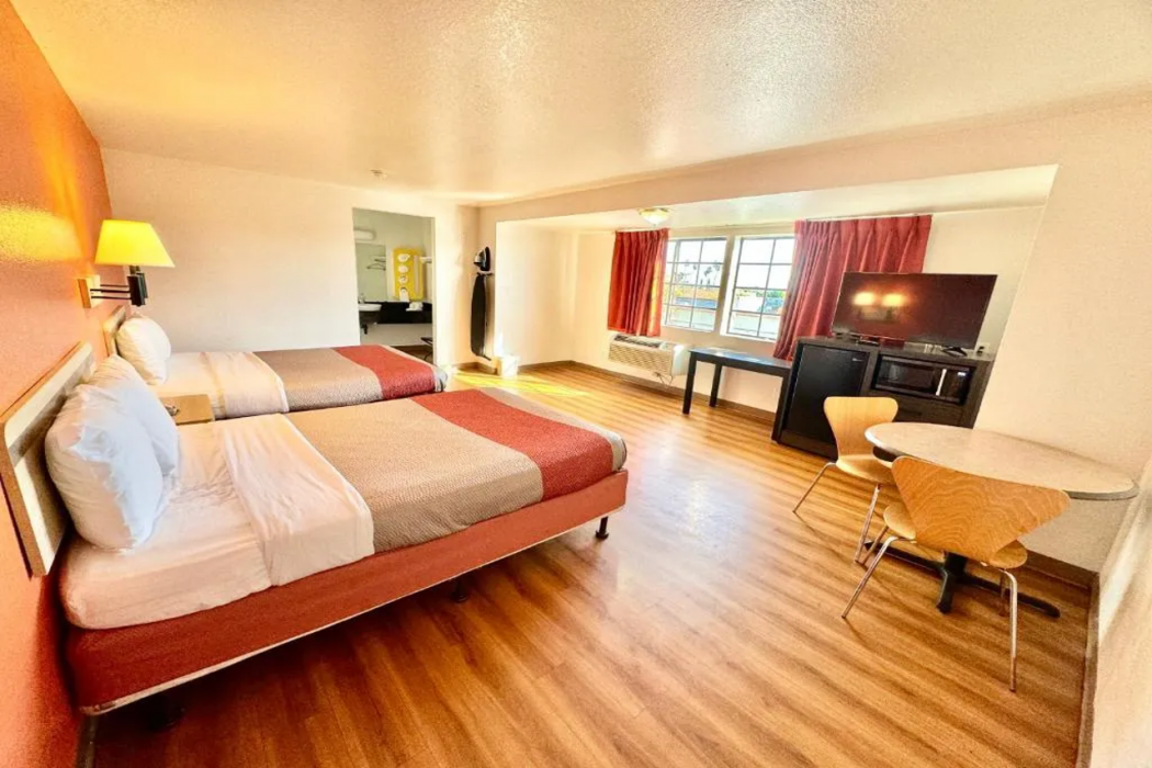 Studio6 Suites Bellflower, CA - Los Angeles 17/40