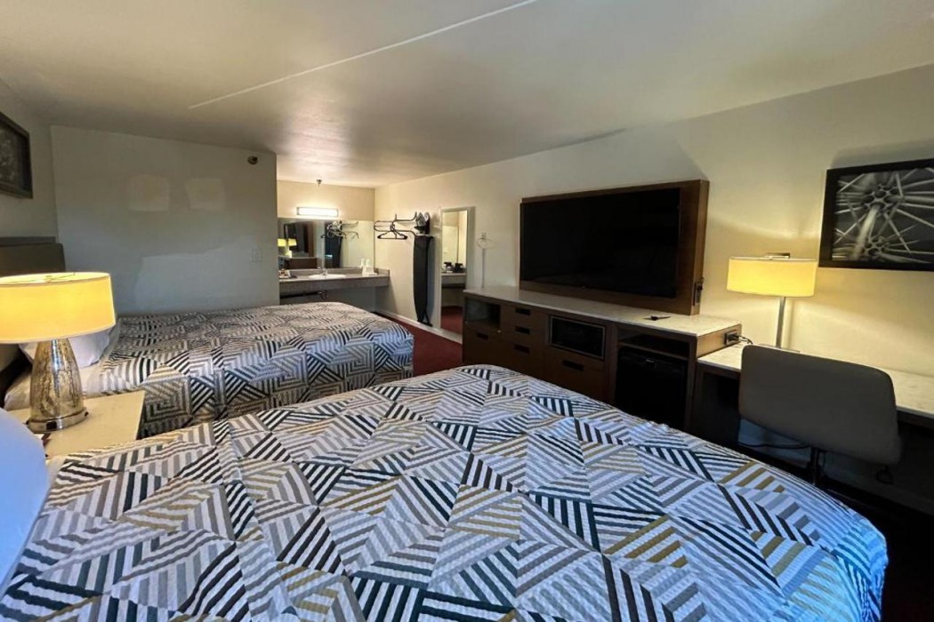 Studio6 Suites Santa Ana, CA 18/35