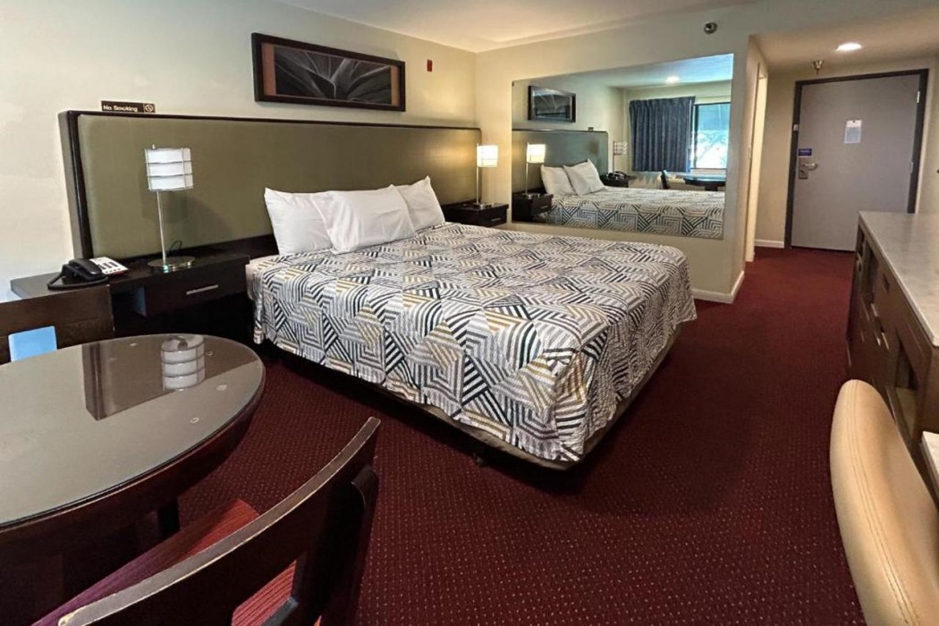 Studio6 Suites Santa Ana, CA 17/35