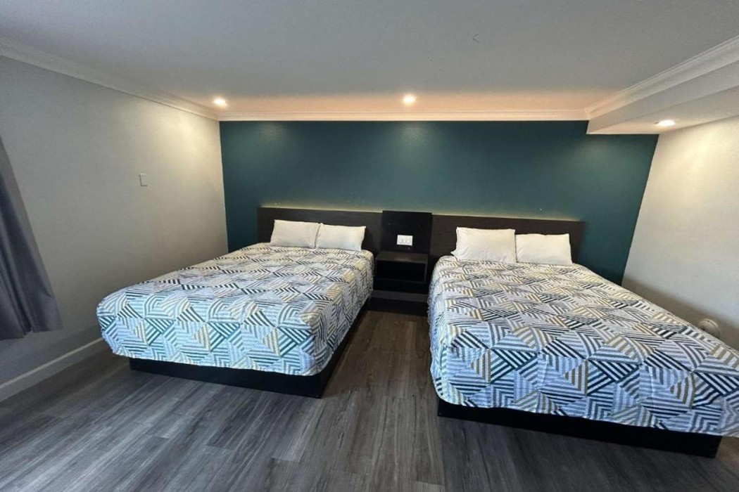 Studio6 Suites Buena Park, CA – Anahiem/Near Maingate Knotts 10/33