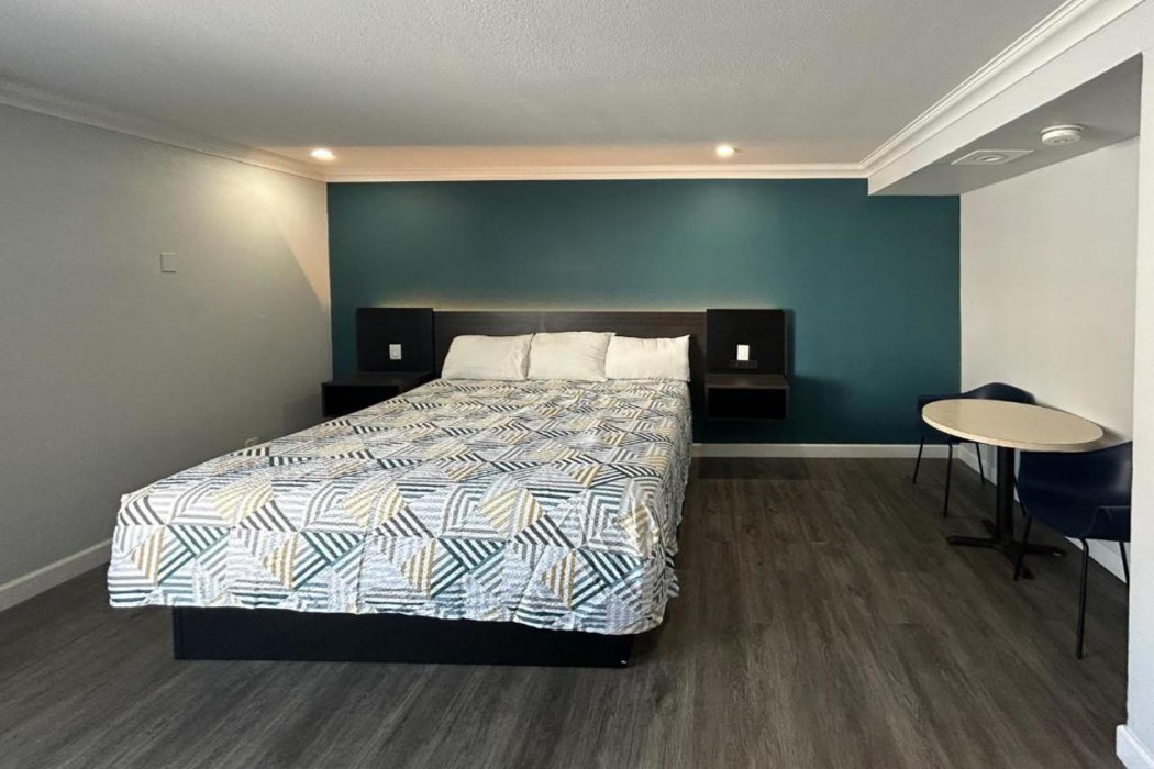 Room at Studio6 Suites Buena Park, CA – Anahiem/Near Maingate Knotts, BUENA PARK - CA