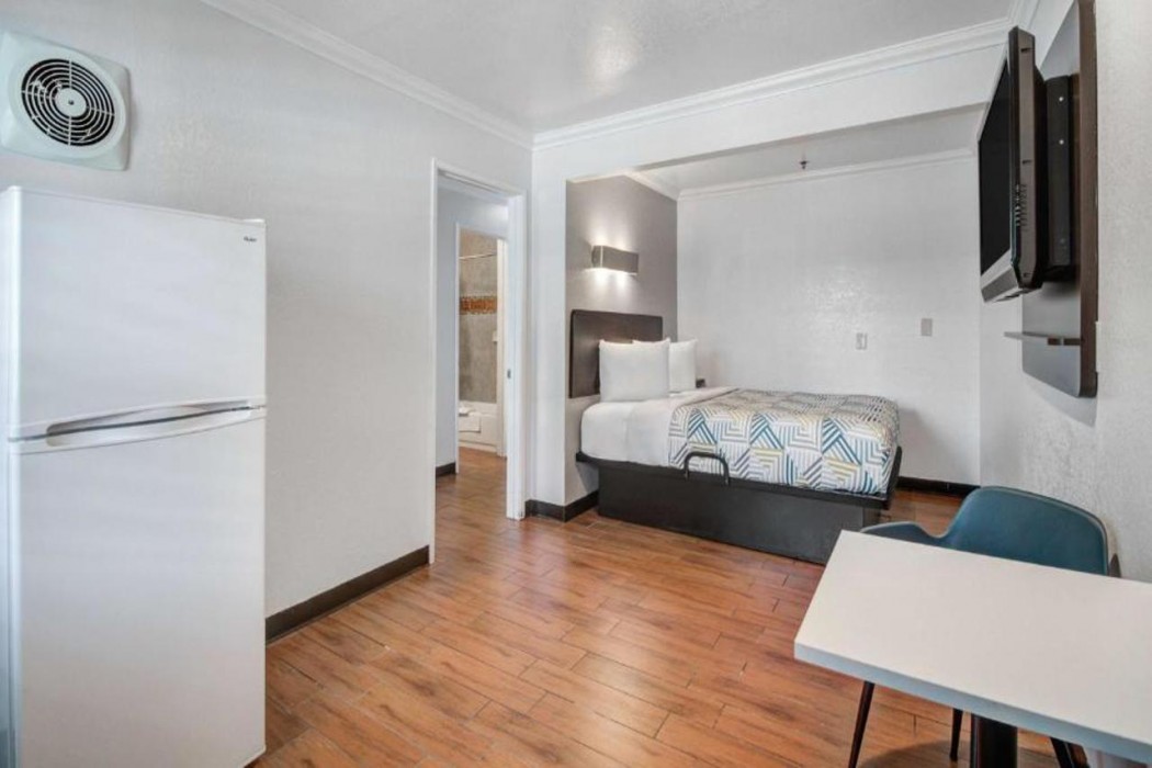 Studio6 Ontario, CA - Convention Center Airport 7/50