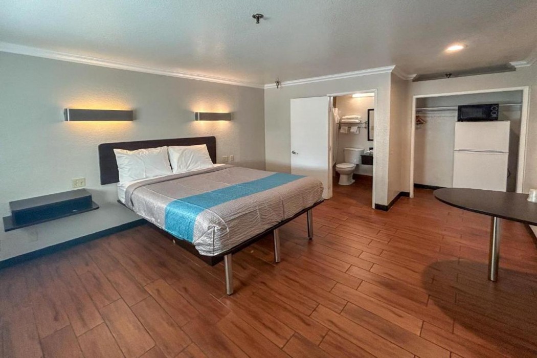 Studio6 Ontario, CA - Convention Center Airport 13/50
