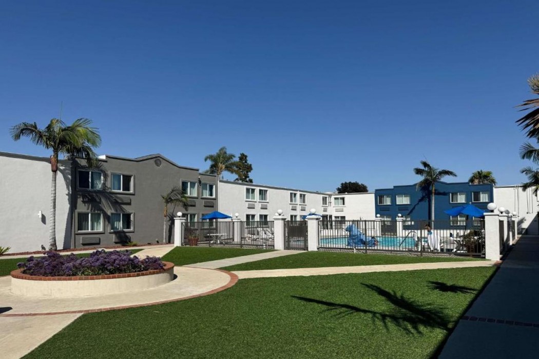 Studio6 Suites Carson, CA image