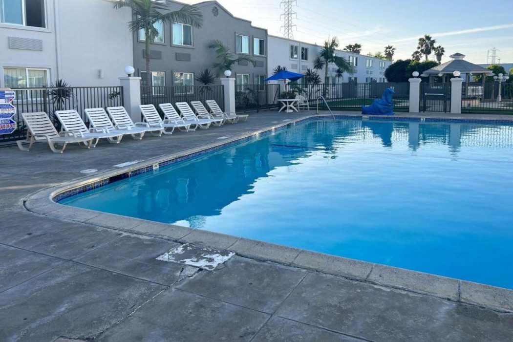Studio6 Suites Carson, CA 23/37