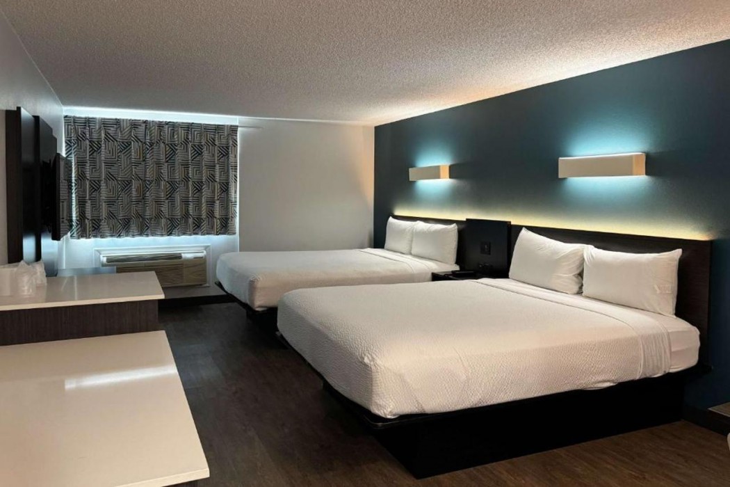 Studio6 Suites Carson, CA 7/37