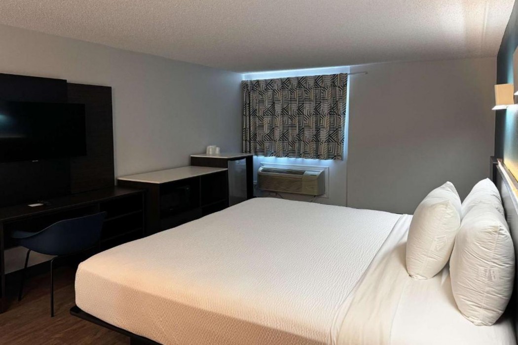 Studio6 Suites Carson, CA 6/37